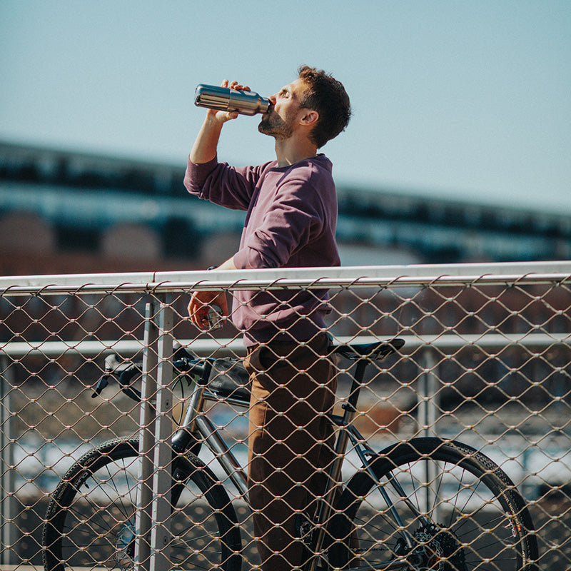 16oz-rise-reflect-with-bamboo-cap-r2 16oz_rise_reflect_man_bike_square.jpg