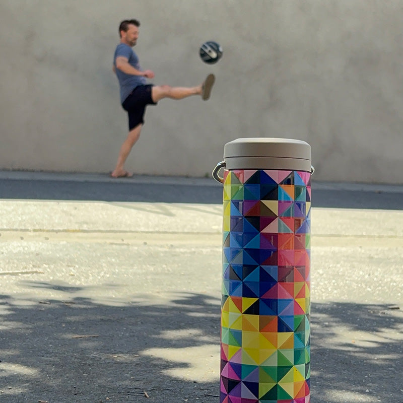 20oz-tkwide-with-twist-cap-mosaic-d4 20oz_tkwide_bottle_seasonal_mosaic_soccerball_player_square.jpg