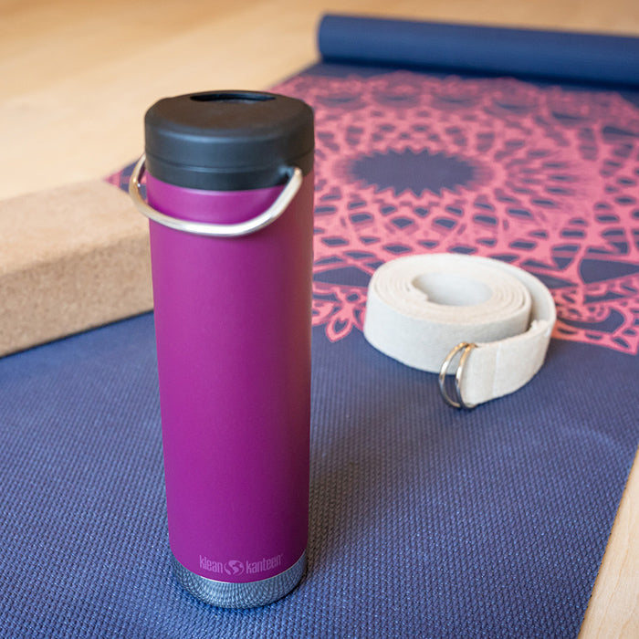 tkwide-twist-cap-with-straw-kit-y9 K20TKWPT-PP-T-TWIST-yoga_bottle_closed_lifestyle_a5ac6535-9c60-42bb-86fe-b94b5cef2b68.jpg
