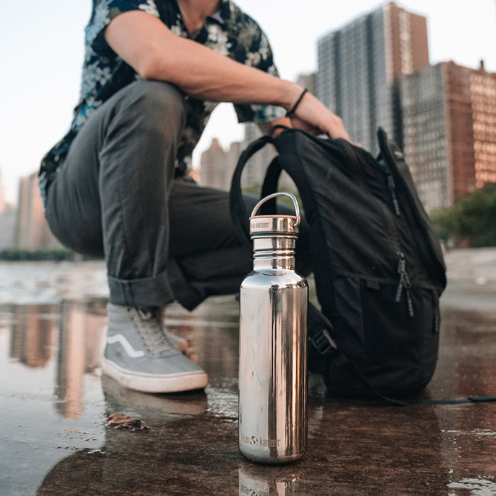 27oz-reflect-with-bamboo-cap-k2 K27SSLRF-MS-BAMBOO_reflect-bottle_city_lifestyle_ff882516-9bd8-49cf-b515-736a0a9c889f.jpg