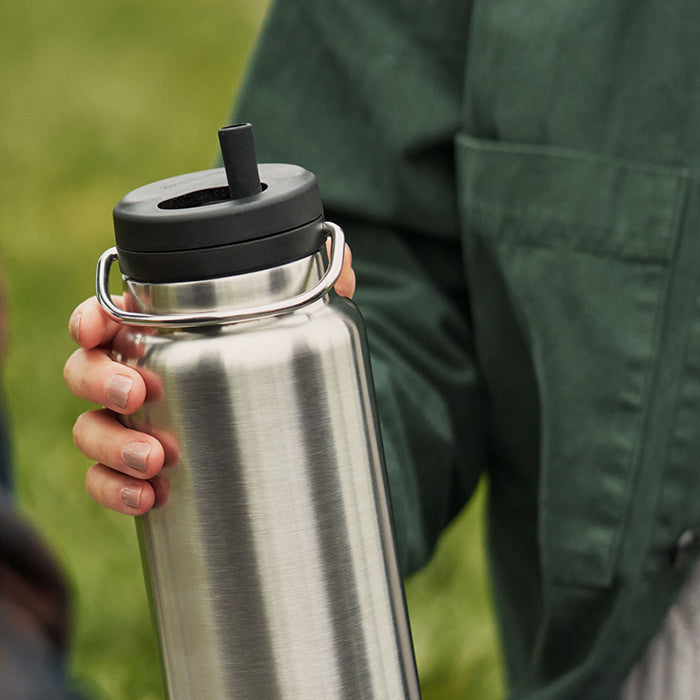 tkwide-twist-cap-with-straw-kit-y9 K32TKWSSL-BS-T-TWIST-32_oz_water_bottle_straw_cap_lifestyle_76e40be3-2488-47fa-afd0-c7d5ba075b15.jpg