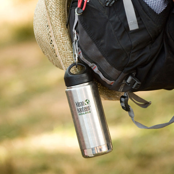 steel-s-biner-3-w3 carabiner_steel_bottle_backpack_lifestyle_dd4fef2d-f5d2-4f32-ac05-c706bd6b518e.jpg
