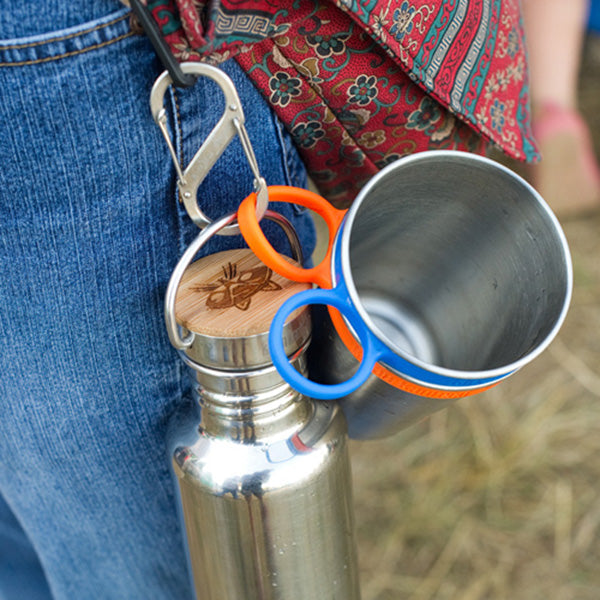 steel-s-biner-3-w3 carabiner_steel_clip_bottle_lifestyle_f9a2dad1-cd06-4894-b3ff-13476b2b5a87.jpg