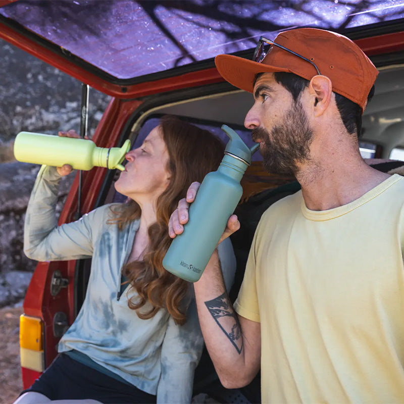 classic-flip-seal-sport-cap-no-straw-u1 classic_27oz_flip_seal_couple_tailgate_tip-sip_square.jpg
