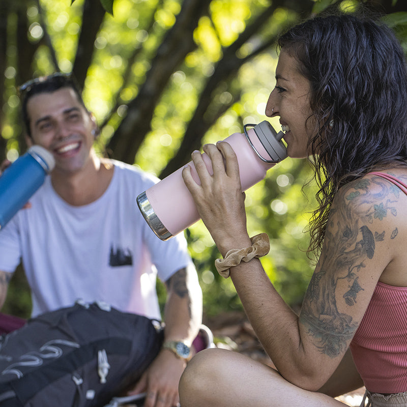 32oz-tkwide-with-twist-cap-n8 tkwide_32oz_insulated_bottle_twist_costarica_couple_drink_square.jpg