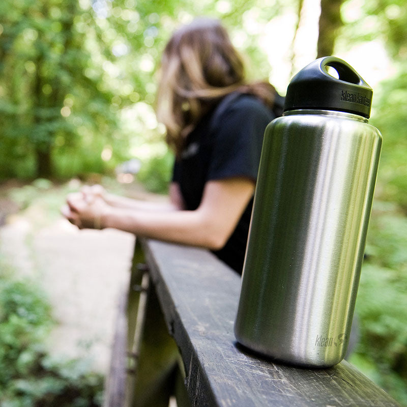 40oz-wide-with-loop-cap-n4 wide_40oz_bottle_bridge_closeup_square.jpg